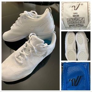 Varsity 4S Cheer Shoe